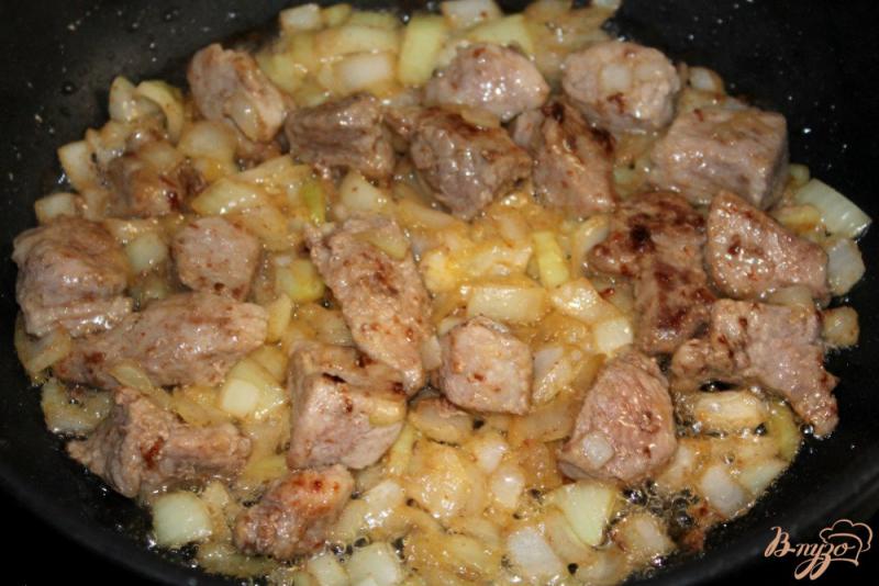 Фото приготовление рецепта: Рис со свининой и болгарским перцем шаг №2