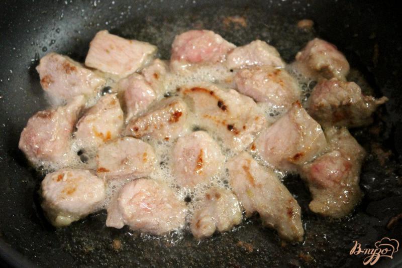 Фото приготовление рецепта: Рис со свининой и болгарским перцем шаг №1