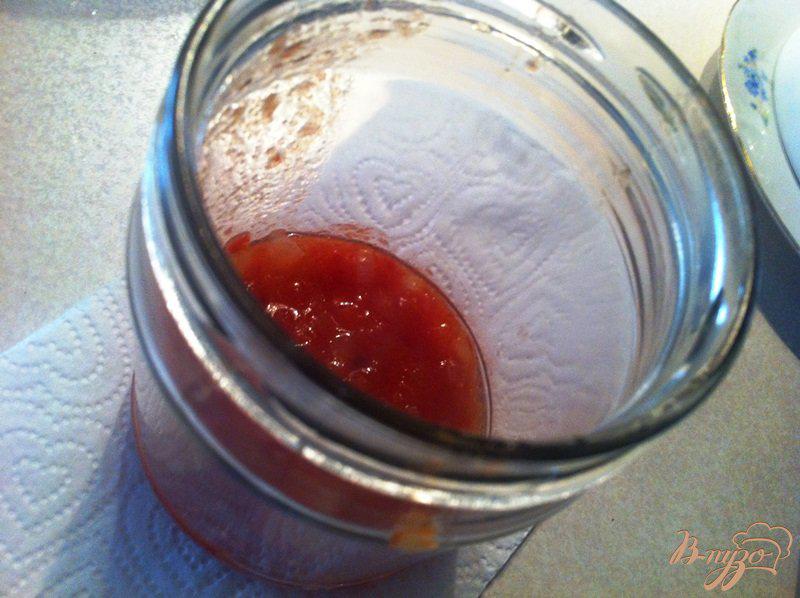 Фото приготовление рецепта: Скумбрия в томатном соусе шаг №5