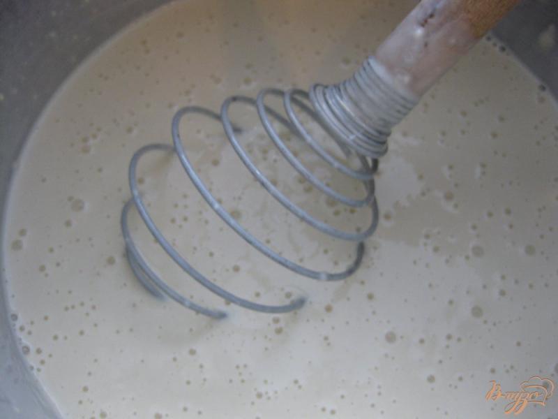 Фото приготовление рецепта: Блины на молоке шаг №2