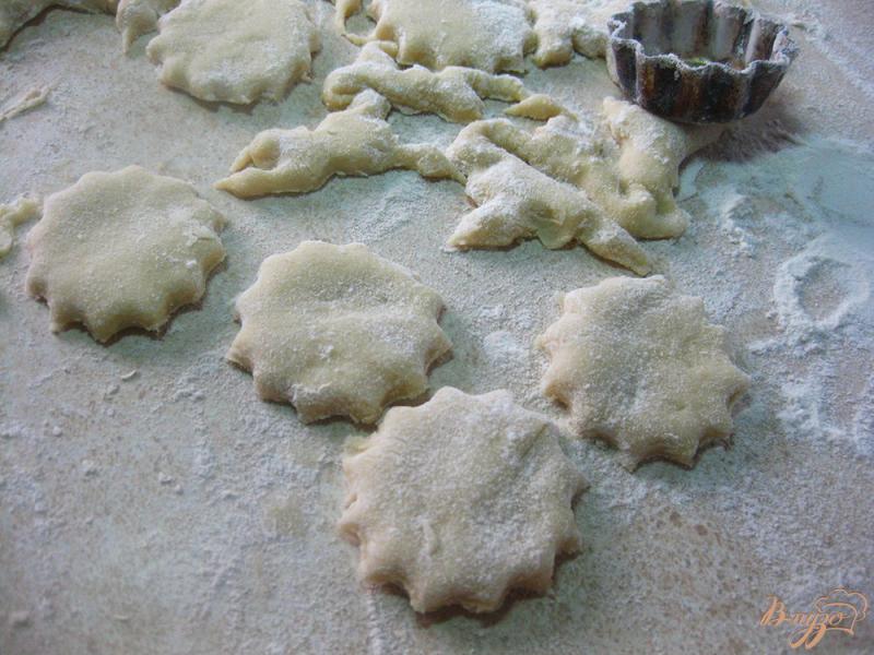 Фото приготовление рецепта: Песочное печенье сметанное шаг №12