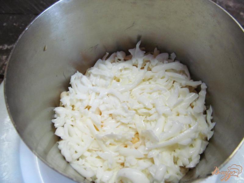 Фото приготовление рецепта: Салат с курицей и кукурузой шаг №7