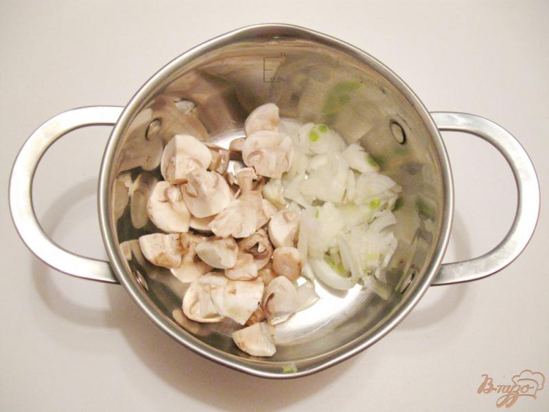 Фото приготовление рецепта: Курица, фаршированная гречневой кашей с грибами шаг №1