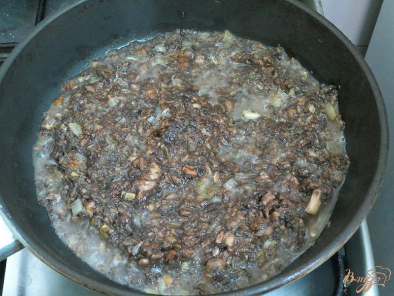 Фото приготовление рецепта: Начинка в пирожки и блинчики мясо-грибная шаг №7