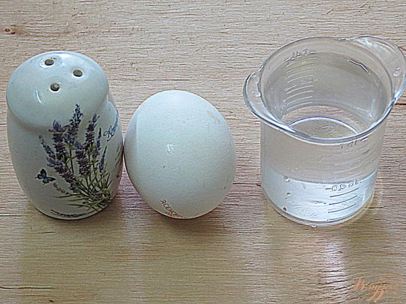 Фото приготовление рецепта: Яйцо пашот в микроволновке шаг №1