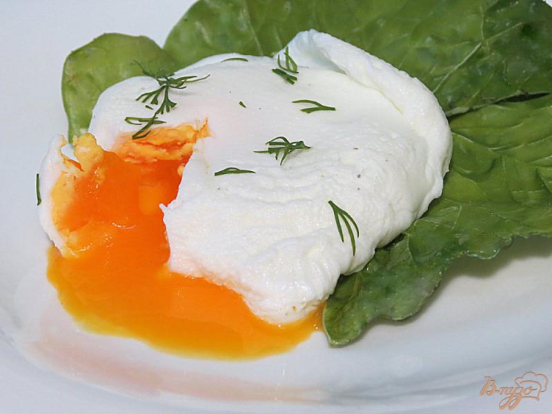 Фото приготовление рецепта: Яйцо пашот в микроволновке шаг №6