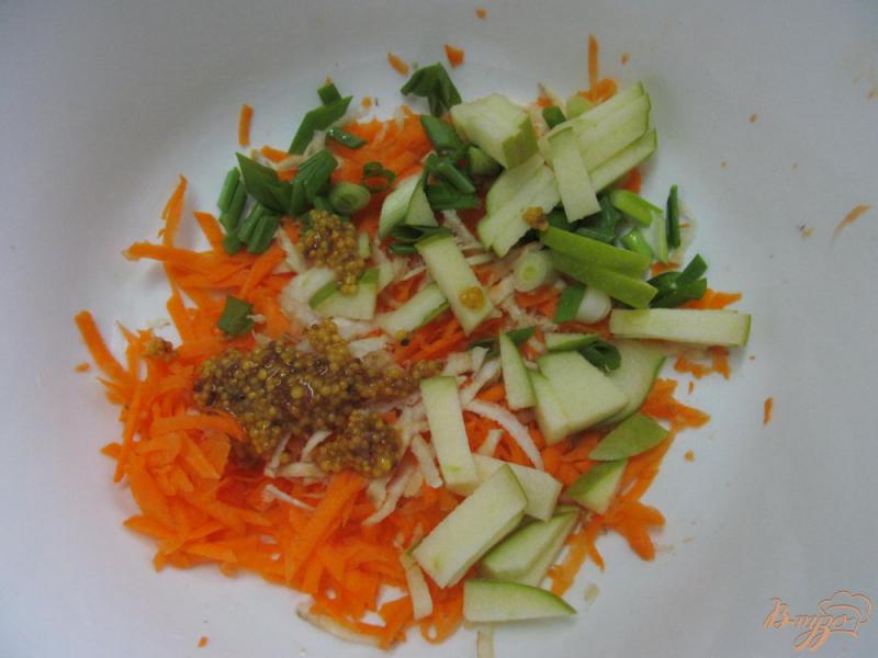 Фото приготовление рецепта: Жаренный карп с овощным салатом шаг №5