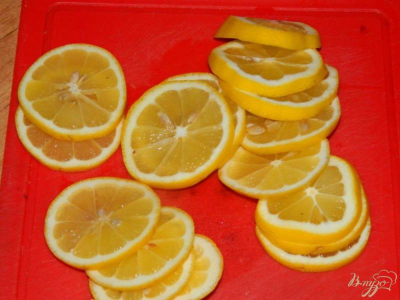 Фото приготовление рецепта: Курица с лимоном и чесноком шаг №2