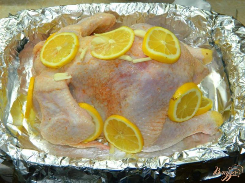 Фото приготовление рецепта: Курица с лимоном и чесноком шаг №4