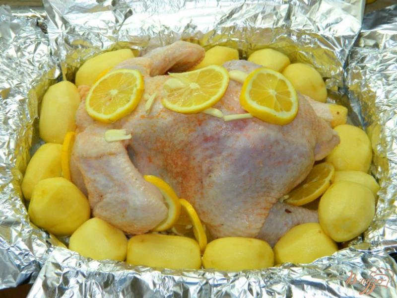 Фото приготовление рецепта: Курица с лимоном и чесноком шаг №5