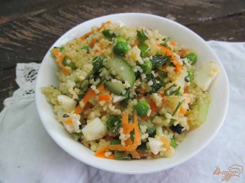 Фото приготовление рецепта: Салат с кус-кусом и овощами шаг №7