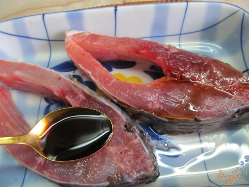 Фото приготовление рецепта: Рыба под кунжутной корочкой шаг №2