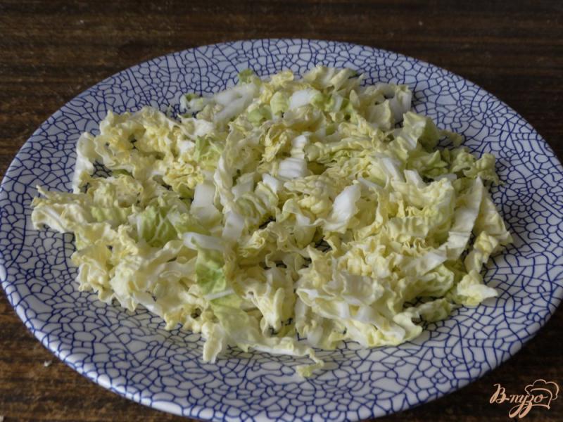 Фото приготовление рецепта: Салат с индейкой и перепелиными яйцами шаг №1