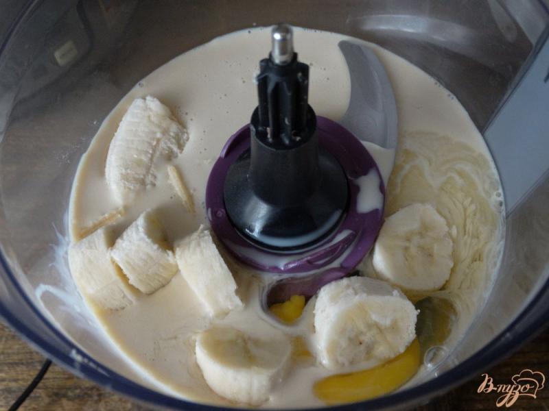 Фото приготовление рецепта: Кукурузно-банановые панкейки шаг №2