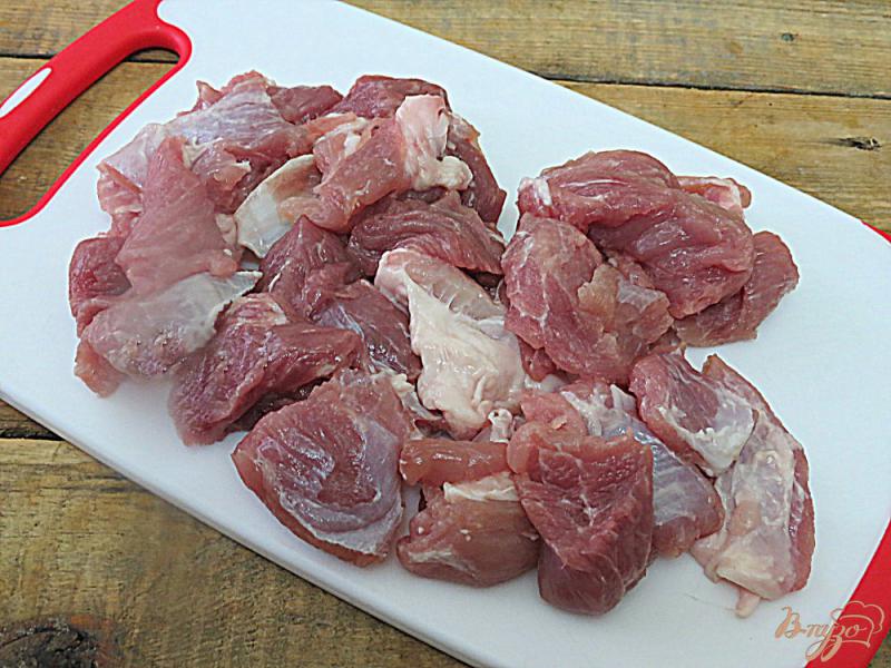 Фото приготовление рецепта: Свинина с овощами и фасолью шаг №2