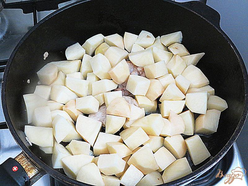 Фото приготовление рецепта: Свинина с овощами и фасолью шаг №5