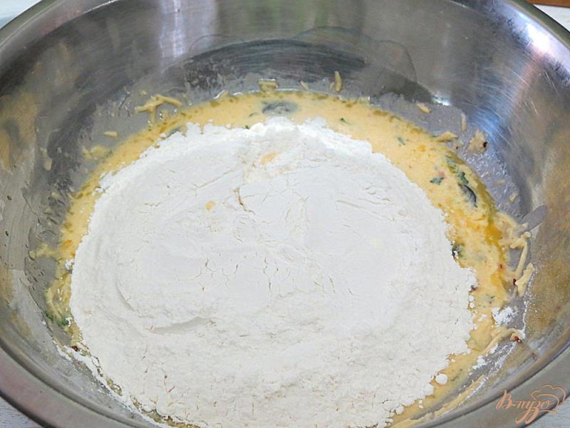 Фото приготовление рецепта: Сырные булочки с маслинами шаг №3