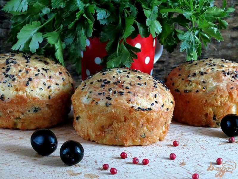 Фото приготовление рецепта: Сырные булочки с маслинами шаг №8