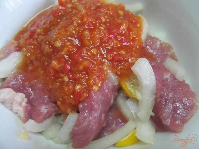 Фото приготовление рецепта: Мясо под соусом «Сацебели» шаг №1