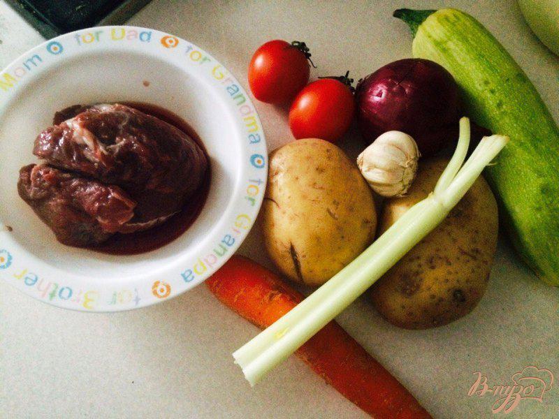 Фото приготовление рецепта: Овощи с телятиной в горшочках для деток шаг №1