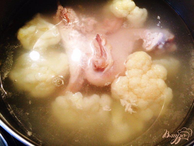 Фото приготовление рецепта: Суп-пюре из кролика, тыквы и цветной капусты для деток шаг №2