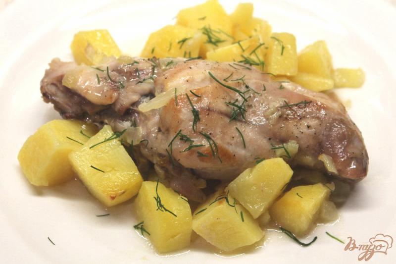 Фото приготовление рецепта: Кролик запеченный с картофелем в рукаве шаг №5