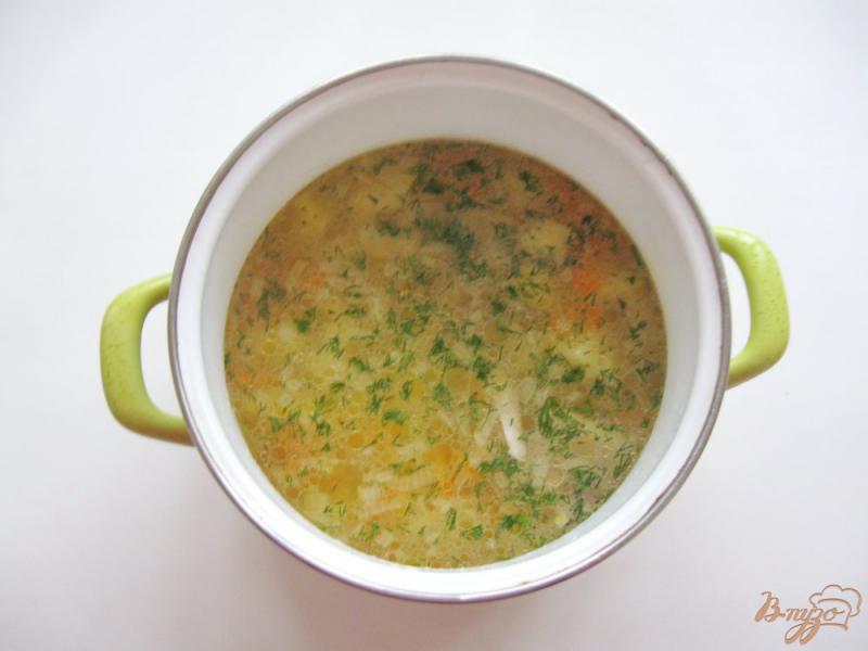 Фото приготовление рецепта: Куриный суп с  макаронами «Рожки» шаг №6