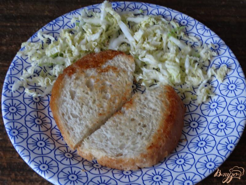 Фото приготовление рецепта: Тост с индейкой и паштетом на завтрак шаг №3