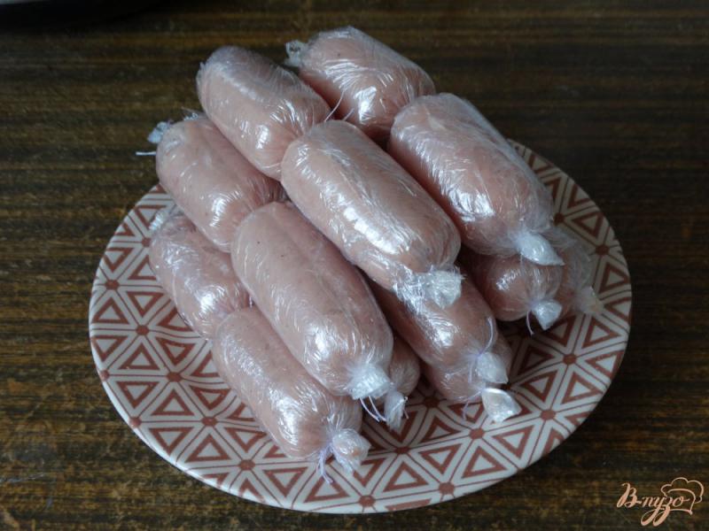 Фото приготовление рецепта: Домашние сосиски из курицы и индейки с мягким творогом шаг №8