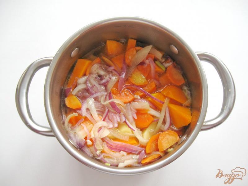 Фото приготовление рецепта: Суп-пюре с картофелем и тыквой шаг №5