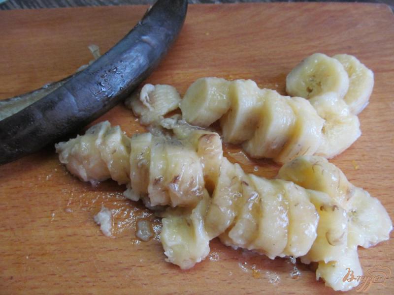 Фото приготовление рецепта: Десерт с жаренным бананом шаг №2