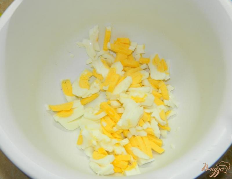 Фото приготовление рецепта: Салат с яблоком, огурцом и крабовым мясом шаг №1