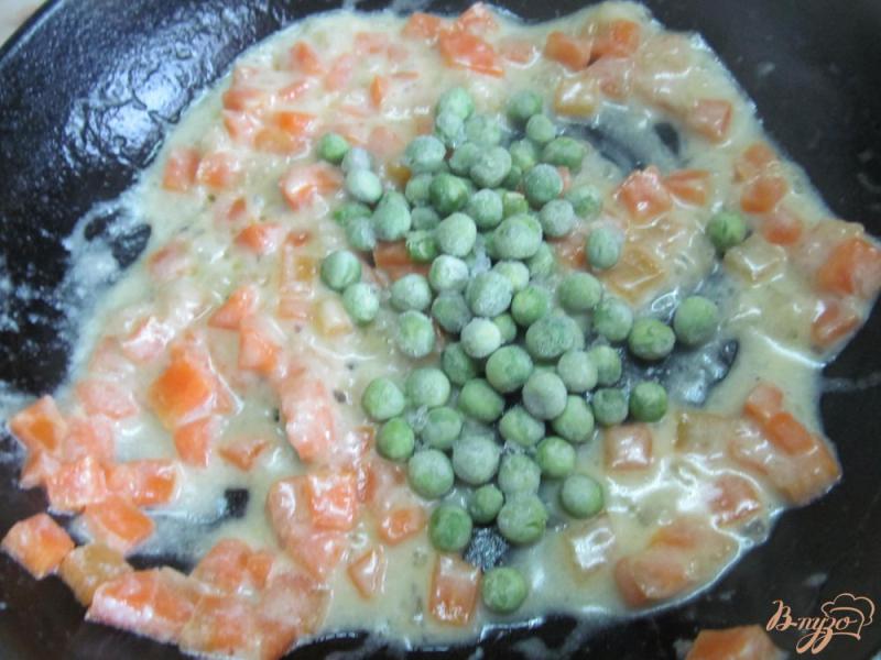 Фото приготовление рецепта: Куриные котлеты с овощами в молоке шаг №6