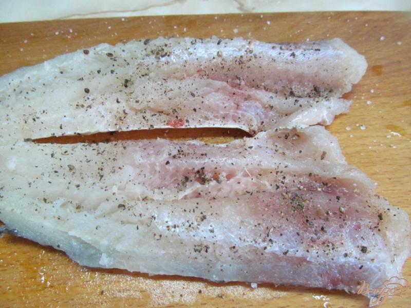Фото приготовление рецепта: Сэндвич из рыбы шаг №5