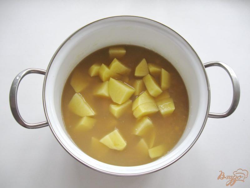 Фото приготовление рецепта: Гороховый суп с копченой колбасой шаг №2