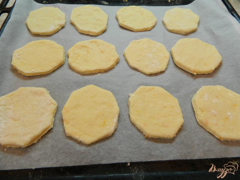Фото приготовление рецепта: Творожное печенье с апельсиновой цедрой шаг №6