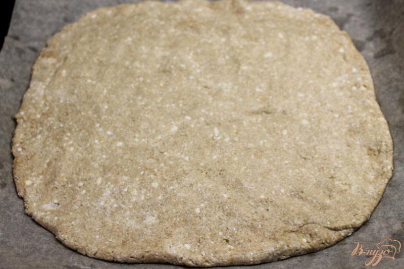 Фото приготовление рецепта: Творожно-овсяный пирог с абрикосовым повидлом шаг №4