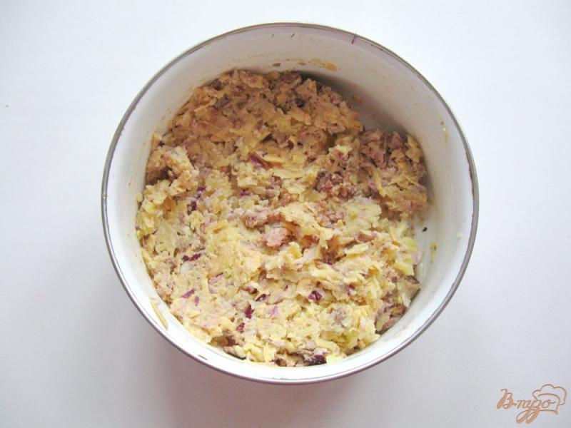 Фото приготовление рецепта: Салат из печени минтая «Танк» шаг №5