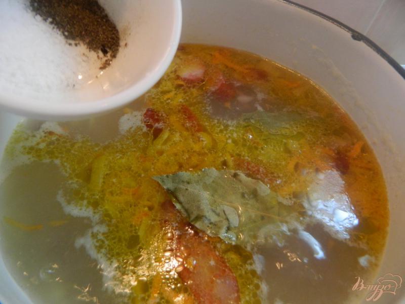 Фото приготовление рецепта: Суп с охотничьими колбасками шаг №5