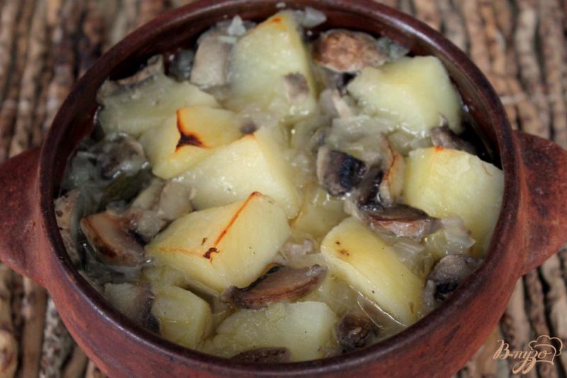 Фото приготовление рецепта: Картофель с шампиньонами в духовке шаг №6