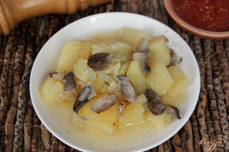 Фото приготовление рецепта: Картофель с шампиньонами в духовке шаг №7
