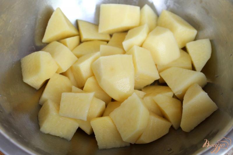 Фото приготовление рецепта: Картофель с шампиньонами в духовке шаг №1