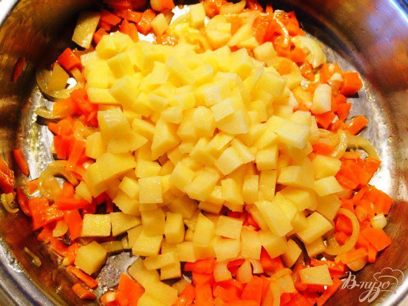 Фото приготовление рецепта: Овощное рагу с капустой кольраби и телятиной для деток шаг №4