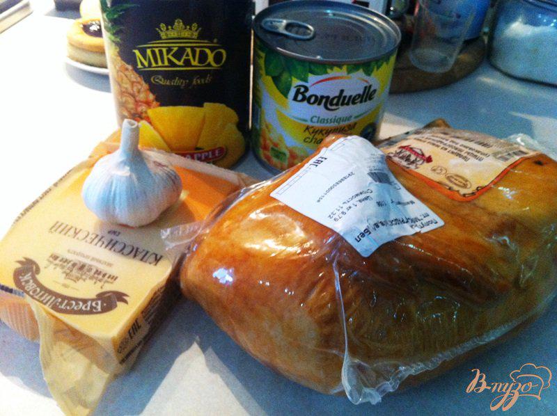 Фото приготовление рецепта: Салат из копченой курицы и ананаса шаг №1