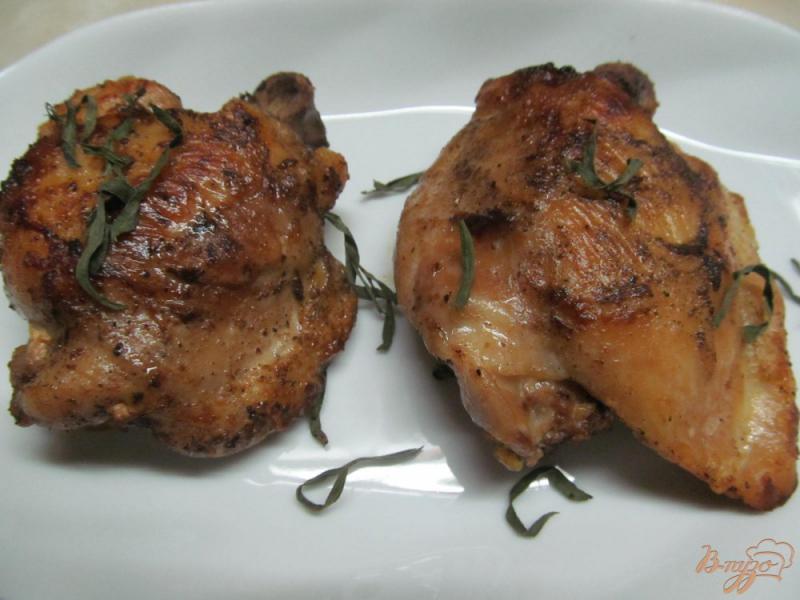 Фото приготовление рецепта: Курица с эстрагоном под соусом шаг №8