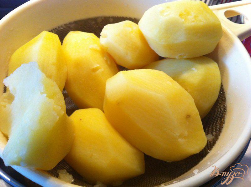 Фото приготовление рецепта: Запеченный картофель в яично-сметанной заливке шаг №1