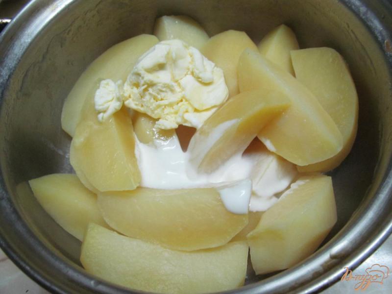 Фото приготовление рецепта: Запеканка из грибов и картофеля шаг №2