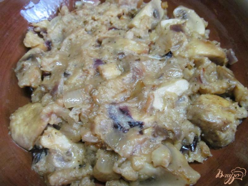 Фото приготовление рецепта: Запеканка из грибов и картофеля шаг №9