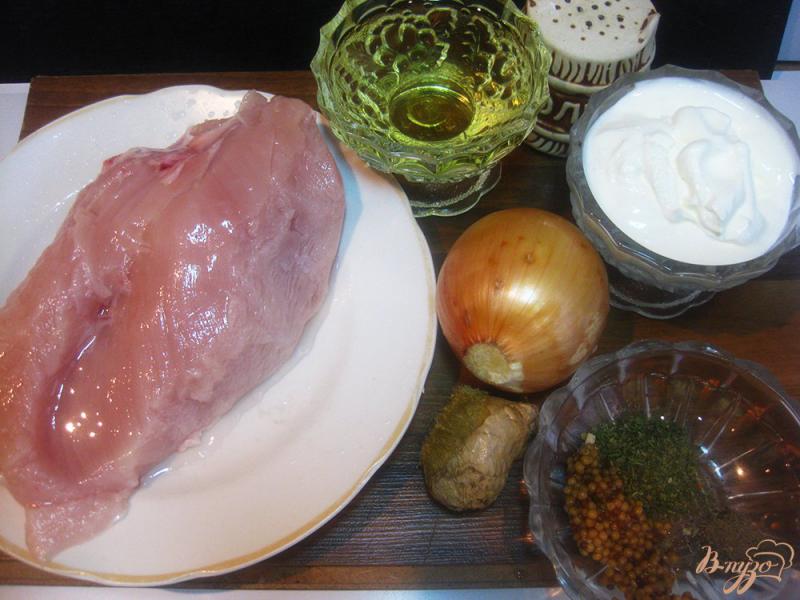 Фото приготовление рецепта: Курица в сметанном соусе шаг №1