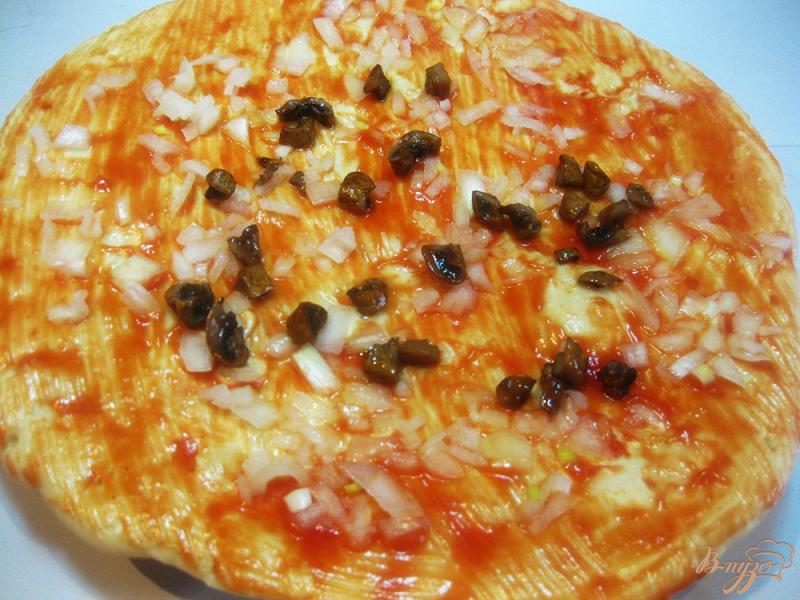 Фото приготовление рецепта: Пицца с сыром и курицей шаг №8